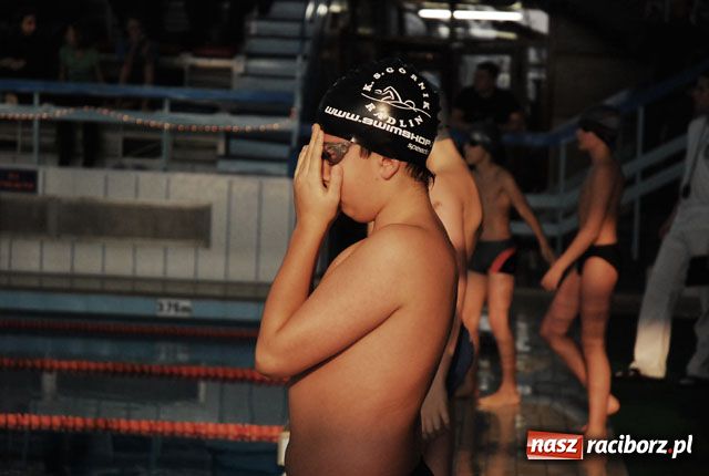 Zdjęcie w galerii na portalu naszraciborz.pl: Mikołajkowe zawody pływackie wiadomości z regionu