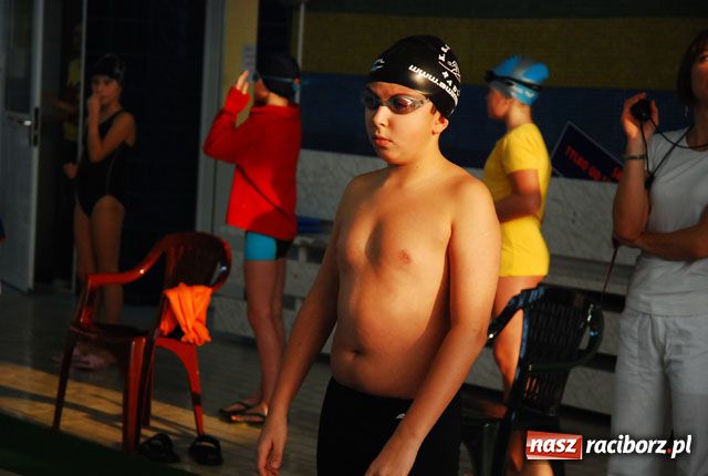 Zdjęcie w galerii na portalu naszraciborz.pl: Mikołajkowe zawody pływackie wiadomości z regionu
