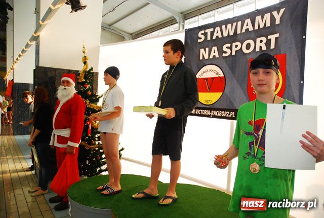 Zdjęcie w galerii na portalu naszraciborz.pl: Mikołajkowe zawody pływackie wiadomości z regionu