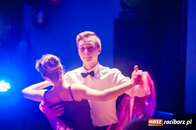 Zdjęcie w galerii na portalu naszraciborz.pl: Jesienne Tańczenie na Rozkręcenie. Widowisko taneczne w MDK wiadomości z regionu