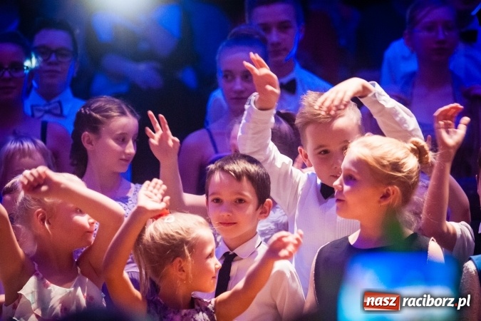 Zdjęcie w galerii na portalu naszraciborz.pl: Jesienne Tańczenie na Rozkręcenie. Widowisko taneczne w MDK wiadomości z regionu