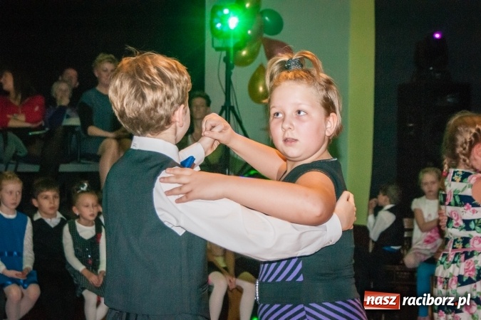 Zdjęcie w galerii na portalu naszraciborz.pl: Jesienne Tańczenie na Rozkręcenie. Widowisko taneczne w MDK wiadomości z regionu