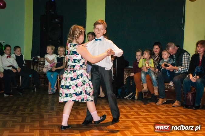 Zdjęcie w galerii na portalu naszraciborz.pl: Jesienne Tańczenie na Rozkręcenie. Widowisko taneczne w MDK wiadomości z regionu