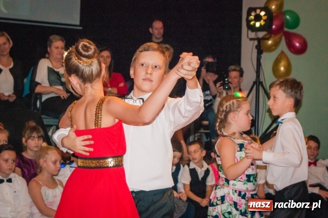 Zdjęcie w galerii na portalu naszraciborz.pl: Jesienne Tańczenie na Rozkręcenie. Widowisko taneczne w MDK wiadomości z regionu