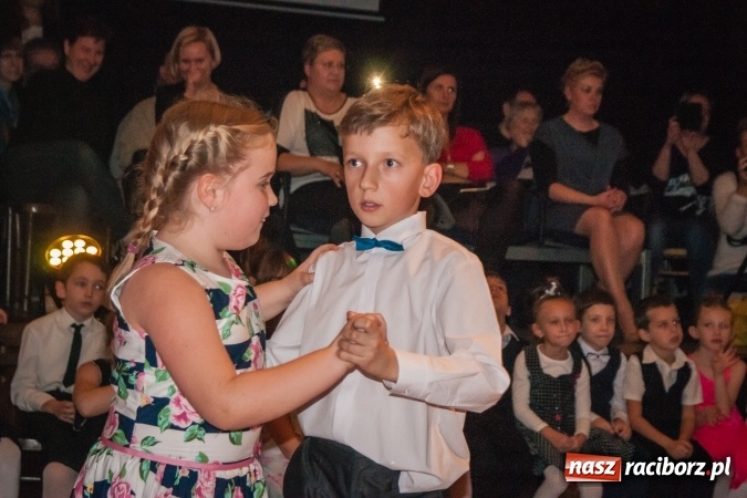 Zdjęcie w galerii na portalu naszraciborz.pl: Jesienne Tańczenie na Rozkręcenie. Widowisko taneczne w MDK wiadomości z regionu