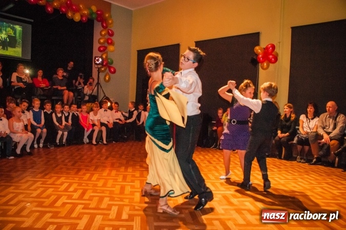 Zdjęcie w galerii na portalu naszraciborz.pl: Jesienne Tańczenie na Rozkręcenie. Widowisko taneczne w MDK wiadomości z regionu