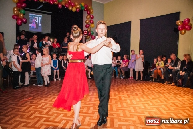 Zdjęcie w galerii na portalu naszraciborz.pl: Jesienne Tańczenie na Rozkręcenie. Widowisko taneczne w MDK wiadomości z regionu