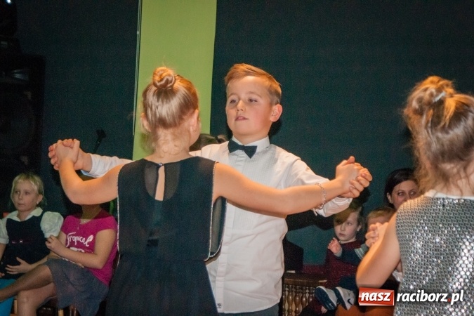 Zdjęcie w galerii na portalu naszraciborz.pl: Jesienne Tańczenie na Rozkręcenie. Widowisko taneczne w MDK wiadomości z regionu