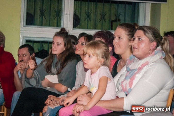 Zdjęcie w galerii na portalu naszraciborz.pl: Jesienne Tańczenie na Rozkręcenie. Widowisko taneczne w MDK wiadomości z regionu