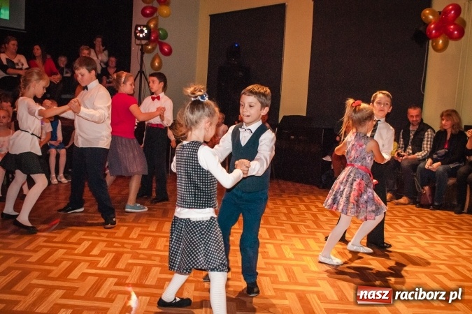 Zdjęcie w galerii na portalu naszraciborz.pl: Jesienne Tańczenie na Rozkręcenie. Widowisko taneczne w MDK wiadomości z regionu