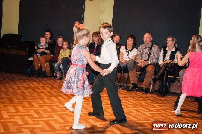 Zdjęcie w galerii na portalu naszraciborz.pl: Jesienne Tańczenie na Rozkręcenie. Widowisko taneczne w MDK wiadomości z regionu