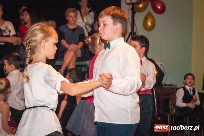 Zdjęcie w galerii na portalu naszraciborz.pl: Jesienne Tańczenie na Rozkręcenie. Widowisko taneczne w MDK wiadomości z regionu