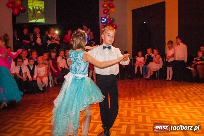 Zdjęcie w galerii na portalu naszraciborz.pl: Jesienne Tańczenie na Rozkręcenie. Widowisko taneczne w MDK wiadomości z regionu