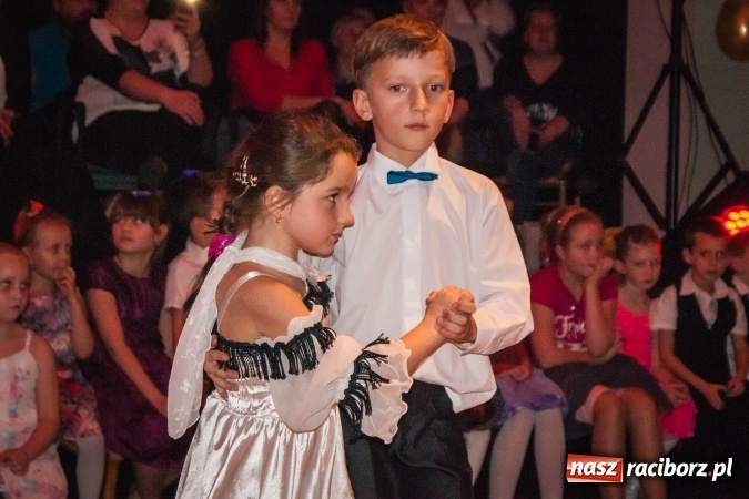 Zdjęcie w galerii na portalu naszraciborz.pl: Jesienne Tańczenie na Rozkręcenie. Widowisko taneczne w MDK wiadomości z regionu