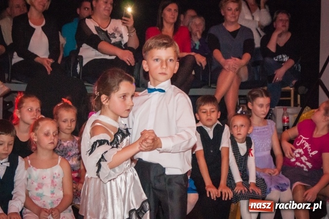 Zdjęcie w galerii na portalu naszraciborz.pl: Jesienne Tańczenie na Rozkręcenie. Widowisko taneczne w MDK wiadomości z regionu