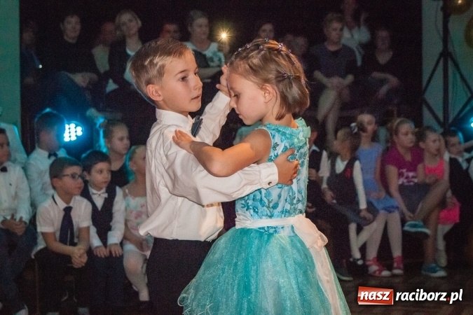 Zdjęcie w galerii na portalu naszraciborz.pl: Jesienne Tańczenie na Rozkręcenie. Widowisko taneczne w MDK wiadomości z regionu