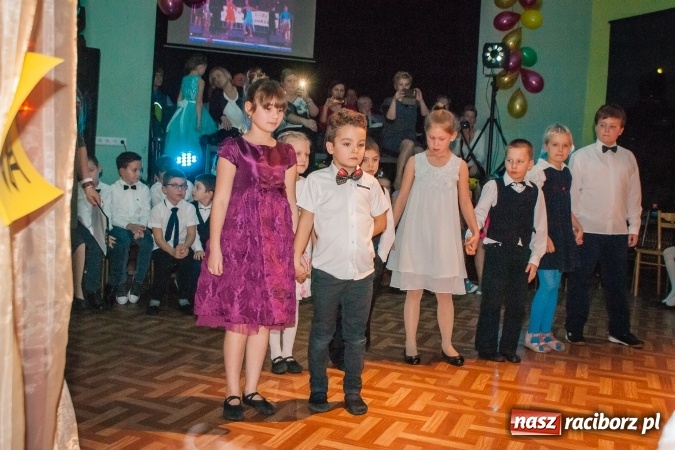 Zdjęcie w galerii na portalu naszraciborz.pl: Jesienne Tańczenie na Rozkręcenie. Widowisko taneczne w MDK wiadomości z regionu