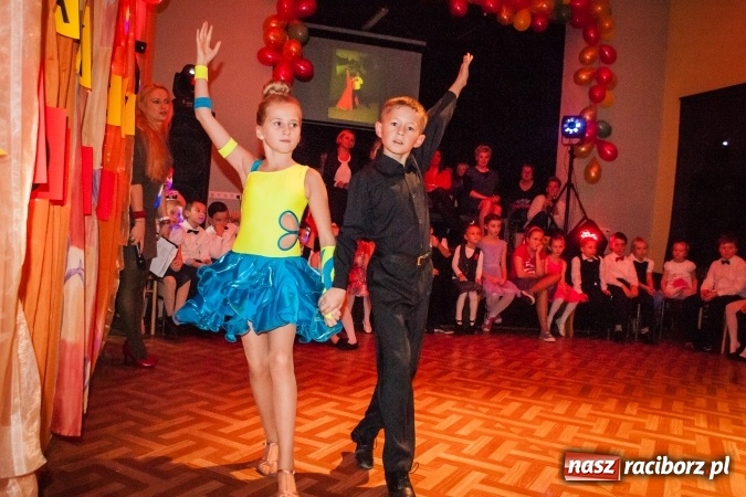 Zdjęcie w galerii na portalu naszraciborz.pl: Jesienne Tańczenie na Rozkręcenie. Widowisko taneczne w MDK wiadomości z regionu