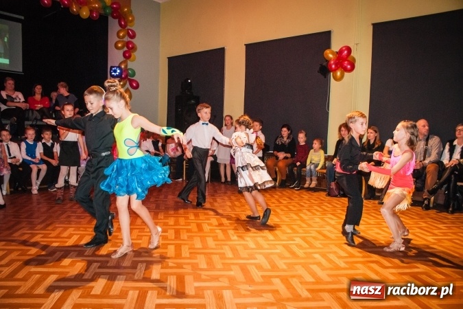 Zdjęcie w galerii na portalu naszraciborz.pl: Jesienne Tańczenie na Rozkręcenie. Widowisko taneczne w MDK wiadomości z regionu