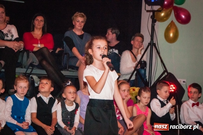 Zdjęcie w galerii na portalu naszraciborz.pl: Jesienne Tańczenie na Rozkręcenie. Widowisko taneczne w MDK wiadomości z regionu