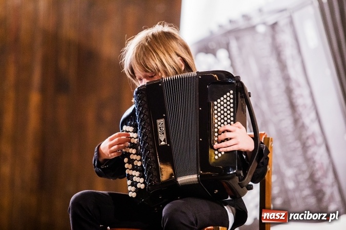 Zdjęcie w galerii na portalu naszraciborz.pl: Wojewódzki Konkurs Akordeonowy w szkole muzycznej wiadomości z regionu