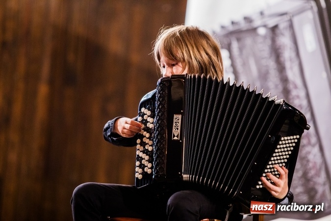 Zdjęcie w galerii na portalu naszraciborz.pl: Wojewódzki Konkurs Akordeonowy w szkole muzycznej wiadomości z regionu