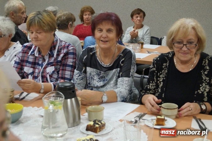 Zdjęcie w galerii na portalu naszraciborz.pl: W swoim towarzystwie dostają powera! Dzień seniora w Nędzy  wiadomości z regionu