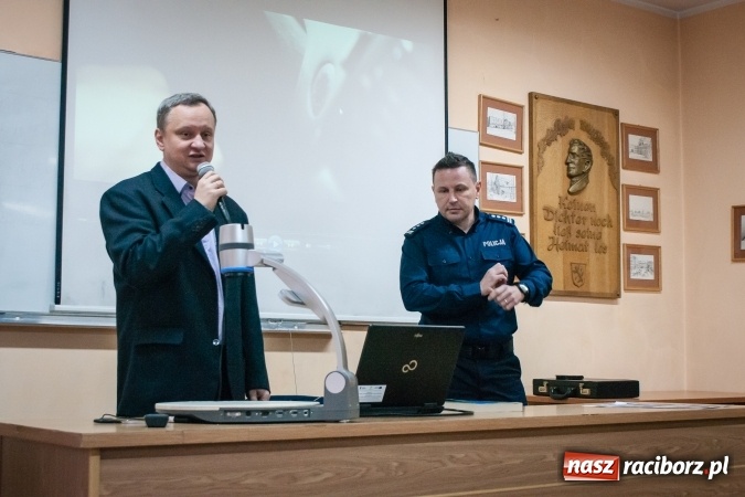 Zdjęcie w galerii na portalu naszraciborz.pl: Komendant raciborskiej policji z wykładem w PWSZ wiadomości z regionu