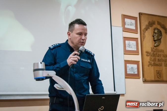 Zdjęcie w galerii na portalu naszraciborz.pl: Komendant raciborskiej policji z wykładem w PWSZ wiadomości z regionu