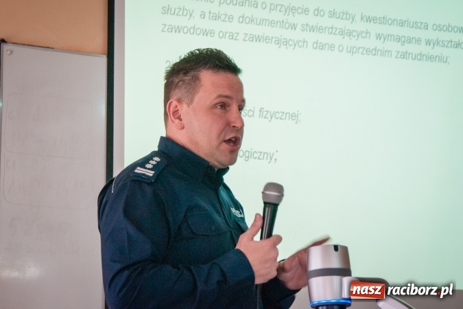 Zdjęcie w galerii na portalu naszraciborz.pl: Komendant raciborskiej policji z wykładem w PWSZ wiadomości z regionu