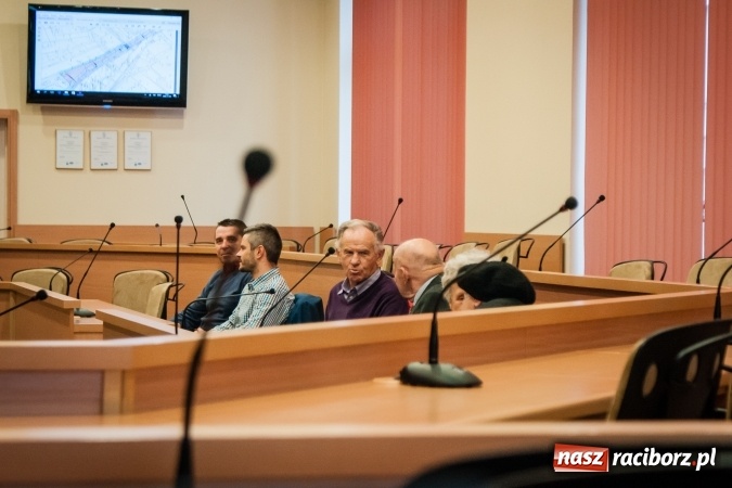 Zdjęcie w galerii na portalu naszraciborz.pl: Gorące konsultacje w sprawie przebudowy ulicy Długiej wiadomości z regionu