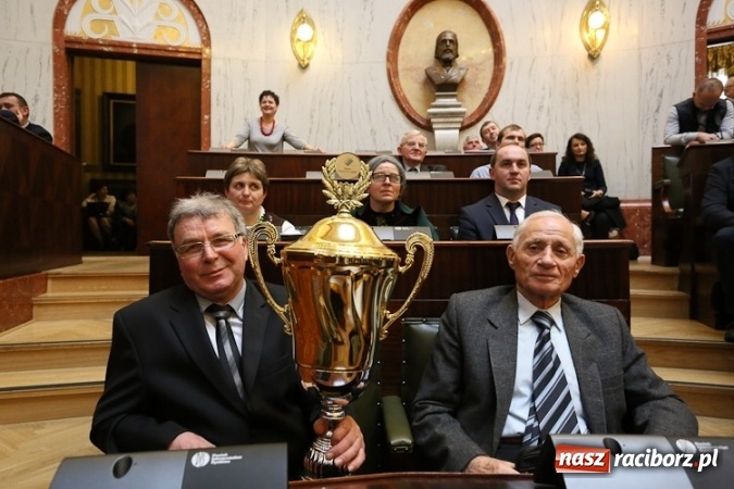 Zdjęcie w galerii na portalu naszraciborz.pl: Forum Sołtys&oacute;w w Katowicach. Bolesław odebrał puchar i tytuł Najpiękniejsza Wieś Wojew&oacute;dztwa Śląskiego wiadomości z regionu