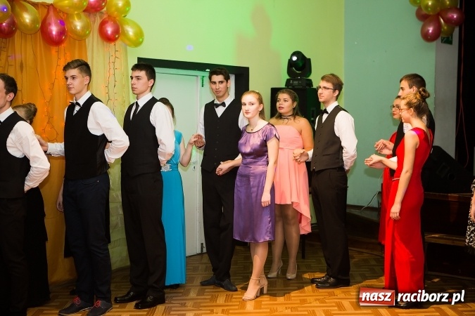 Zdjęcie w galerii na portalu naszraciborz.pl: Andrzejkowy zawrót głowy w MDK wiadomości z regionu