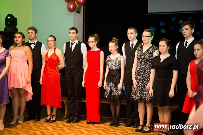 Zdjęcie w galerii na portalu naszraciborz.pl: Andrzejkowy zawrót głowy w MDK wiadomości z regionu