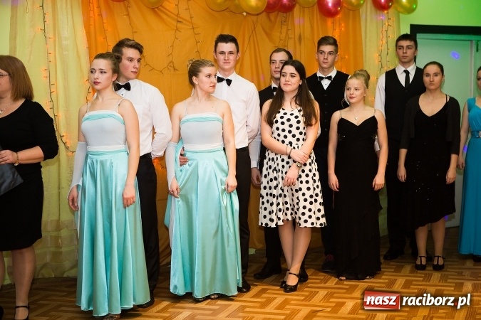 Zdjęcie w galerii na portalu naszraciborz.pl: Andrzejkowy zawrót głowy w MDK wiadomości z regionu