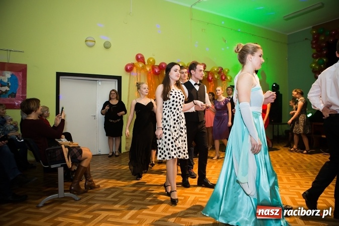 Zdjęcie w galerii na portalu naszraciborz.pl: Andrzejkowy zawrót głowy w MDK wiadomości z regionu