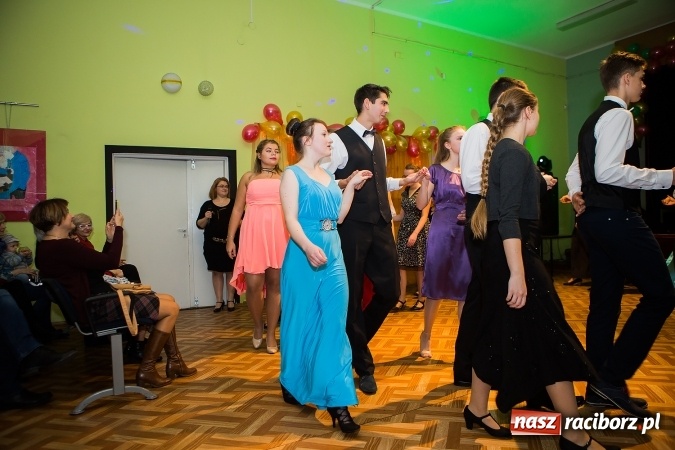 Zdjęcie w galerii na portalu naszraciborz.pl: Andrzejkowy zawrót głowy w MDK wiadomości z regionu