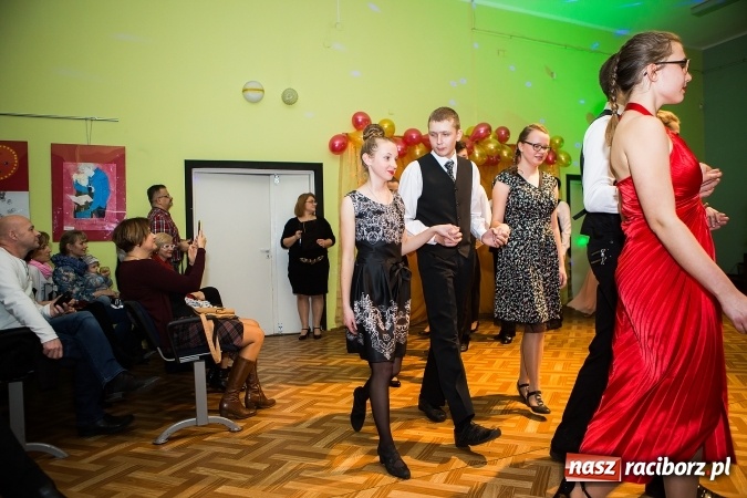 Zdjęcie w galerii na portalu naszraciborz.pl: Andrzejkowy zawrót głowy w MDK wiadomości z regionu