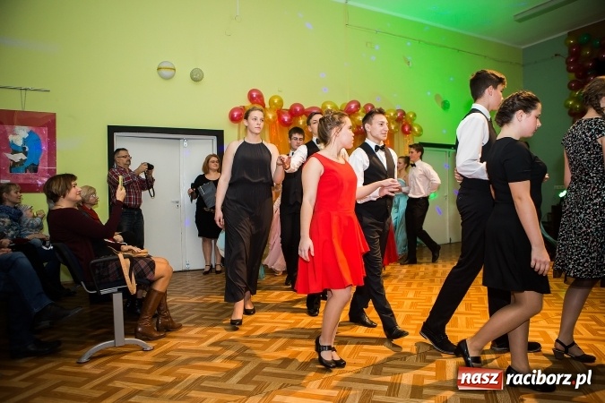 Zdjęcie w galerii na portalu naszraciborz.pl: Andrzejkowy zawrót głowy w MDK wiadomości z regionu