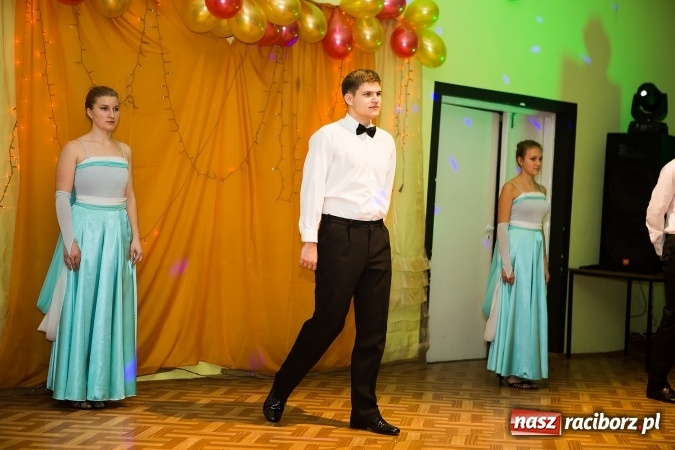 Zdjęcie w galerii na portalu naszraciborz.pl: Andrzejkowy zawrót głowy w MDK wiadomości z regionu