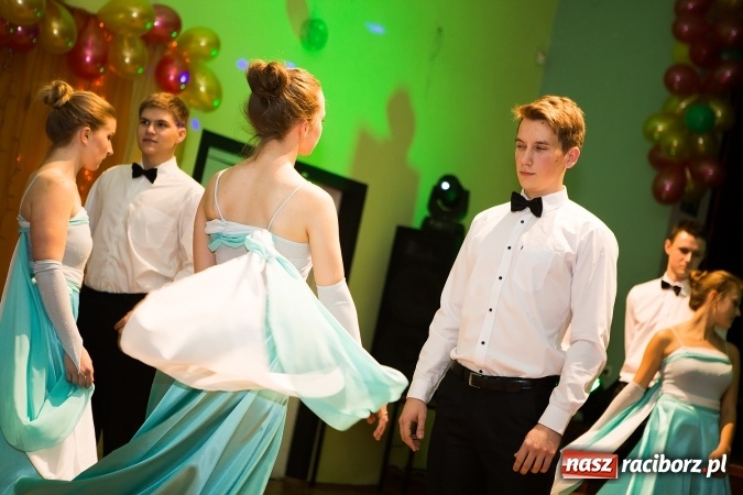 Zdjęcie w galerii na portalu naszraciborz.pl: Andrzejkowy zawrót głowy w MDK wiadomości z regionu