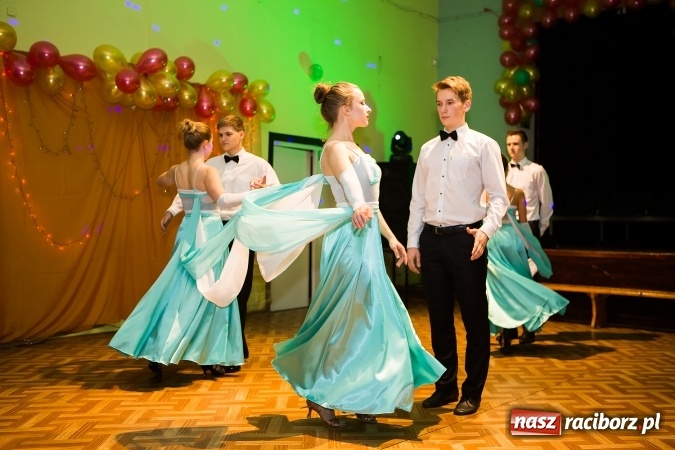 Zdjęcie w galerii na portalu naszraciborz.pl: Andrzejkowy zawrót głowy w MDK wiadomości z regionu