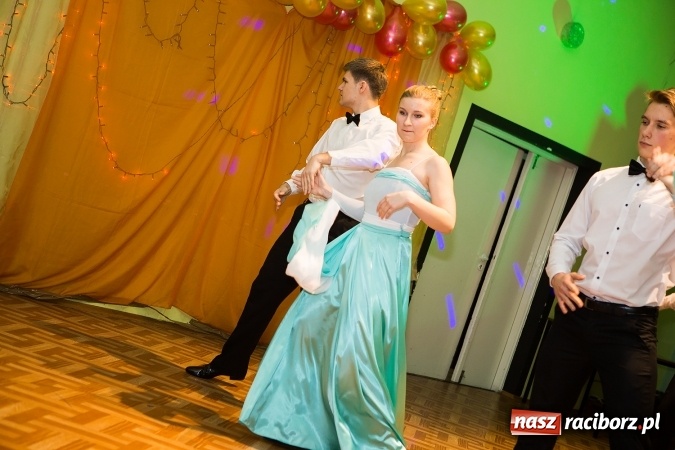 Zdjęcie w galerii na portalu naszraciborz.pl: Andrzejkowy zawrót głowy w MDK wiadomości z regionu