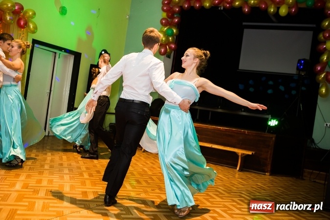 Zdjęcie w galerii na portalu naszraciborz.pl: Andrzejkowy zawrót głowy w MDK wiadomości z regionu