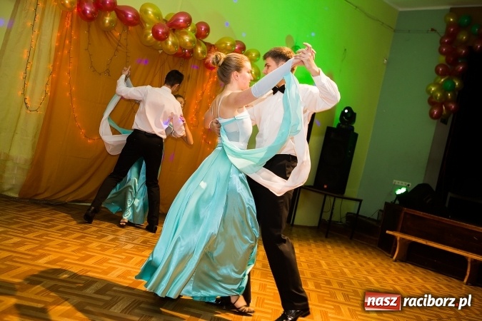 Zdjęcie w galerii na portalu naszraciborz.pl: Andrzejkowy zawrót głowy w MDK wiadomości z regionu