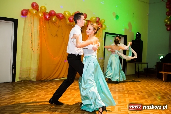 Zdjęcie w galerii na portalu naszraciborz.pl: Andrzejkowy zawrót głowy w MDK wiadomości z regionu