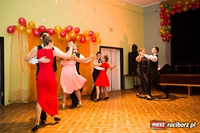 Zdjęcie w galerii na portalu naszraciborz.pl: Andrzejkowy zawrót głowy w MDK wiadomości z regionu