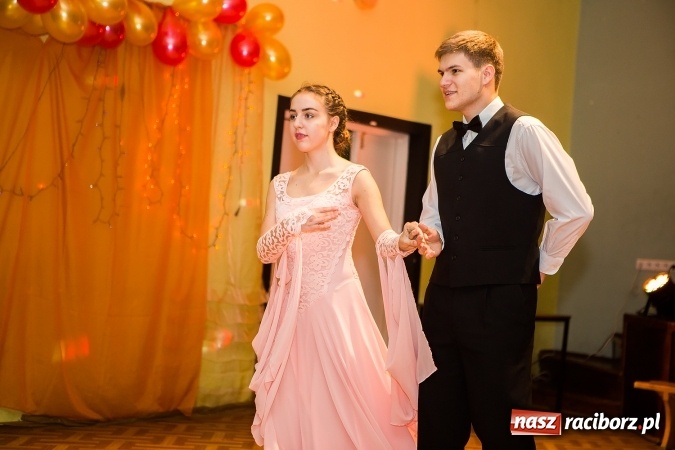 Zdjęcie w galerii na portalu naszraciborz.pl: Andrzejkowy zawrót głowy w MDK wiadomości z regionu