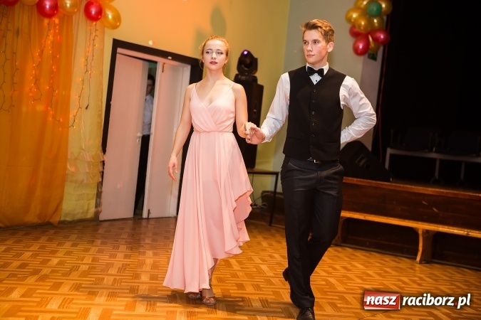 Zdjęcie w galerii na portalu naszraciborz.pl: Andrzejkowy zawrót głowy w MDK wiadomości z regionu