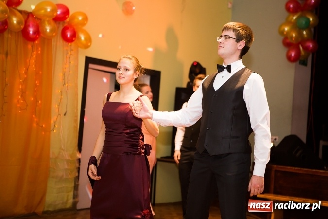 Zdjęcie w galerii na portalu naszraciborz.pl: Andrzejkowy zawrót głowy w MDK wiadomości z regionu